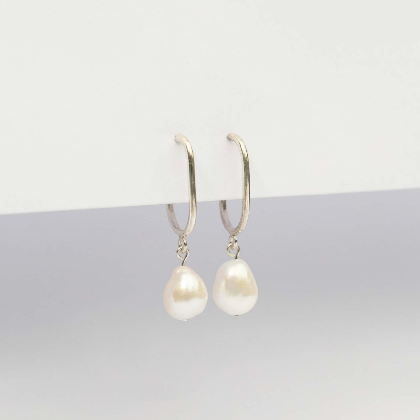 Mini Hoop Oval + Colgante Perla plata