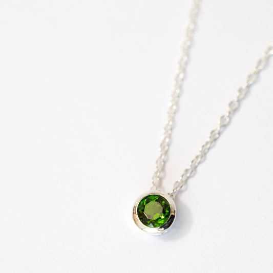 Punto de Luz Diopsido de Cromo plata