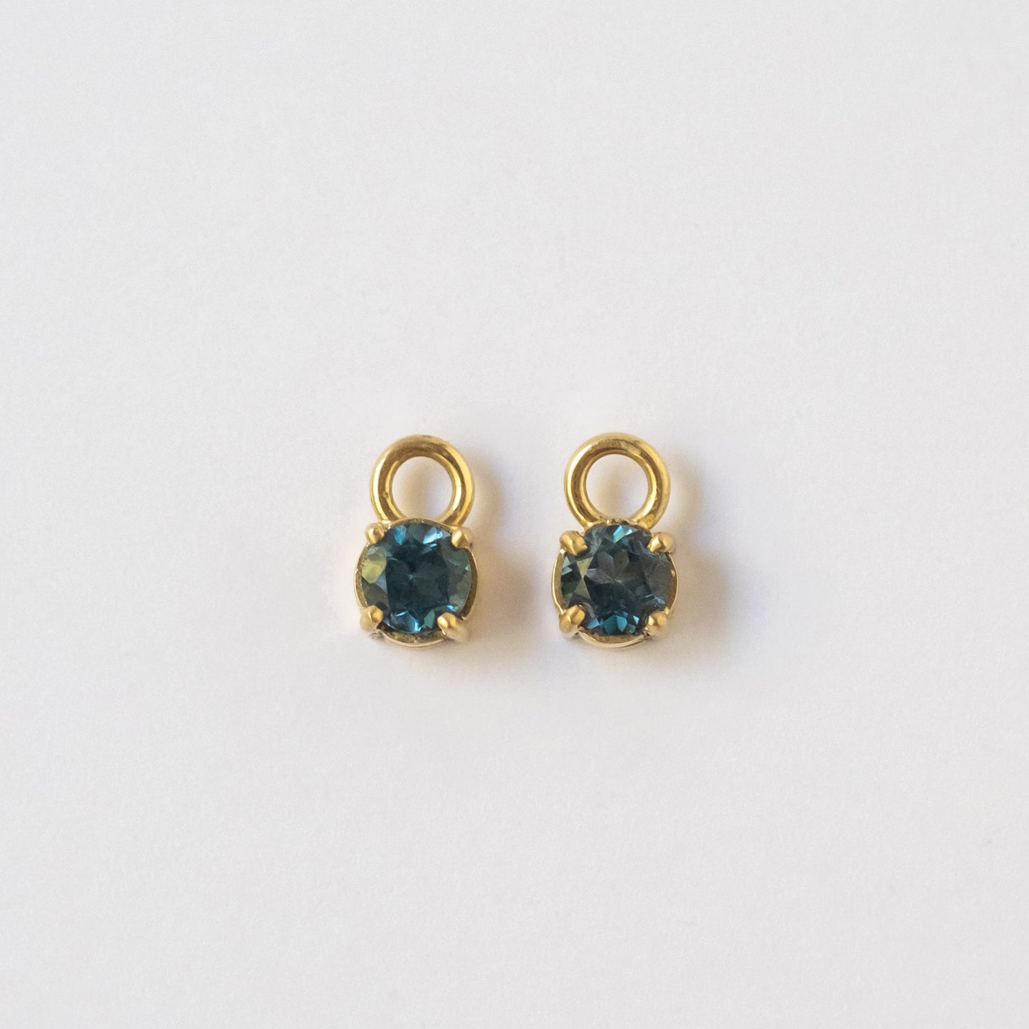 Hoop OA + Charm Topacio London Blue