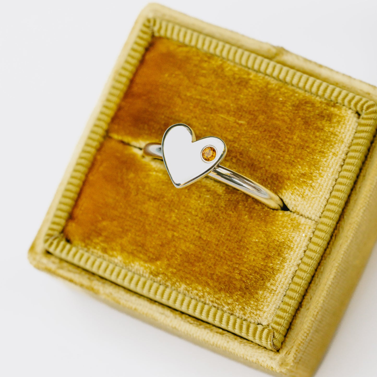 Anillo Corazón plata  + topacio citrino