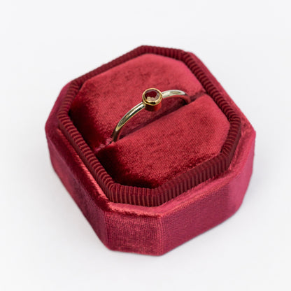 Anillo Rubí con bisel de OA