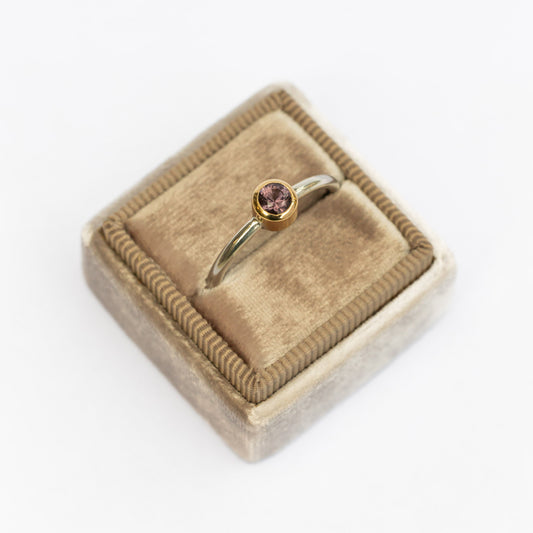 Anillo Espinela con bisel de OA