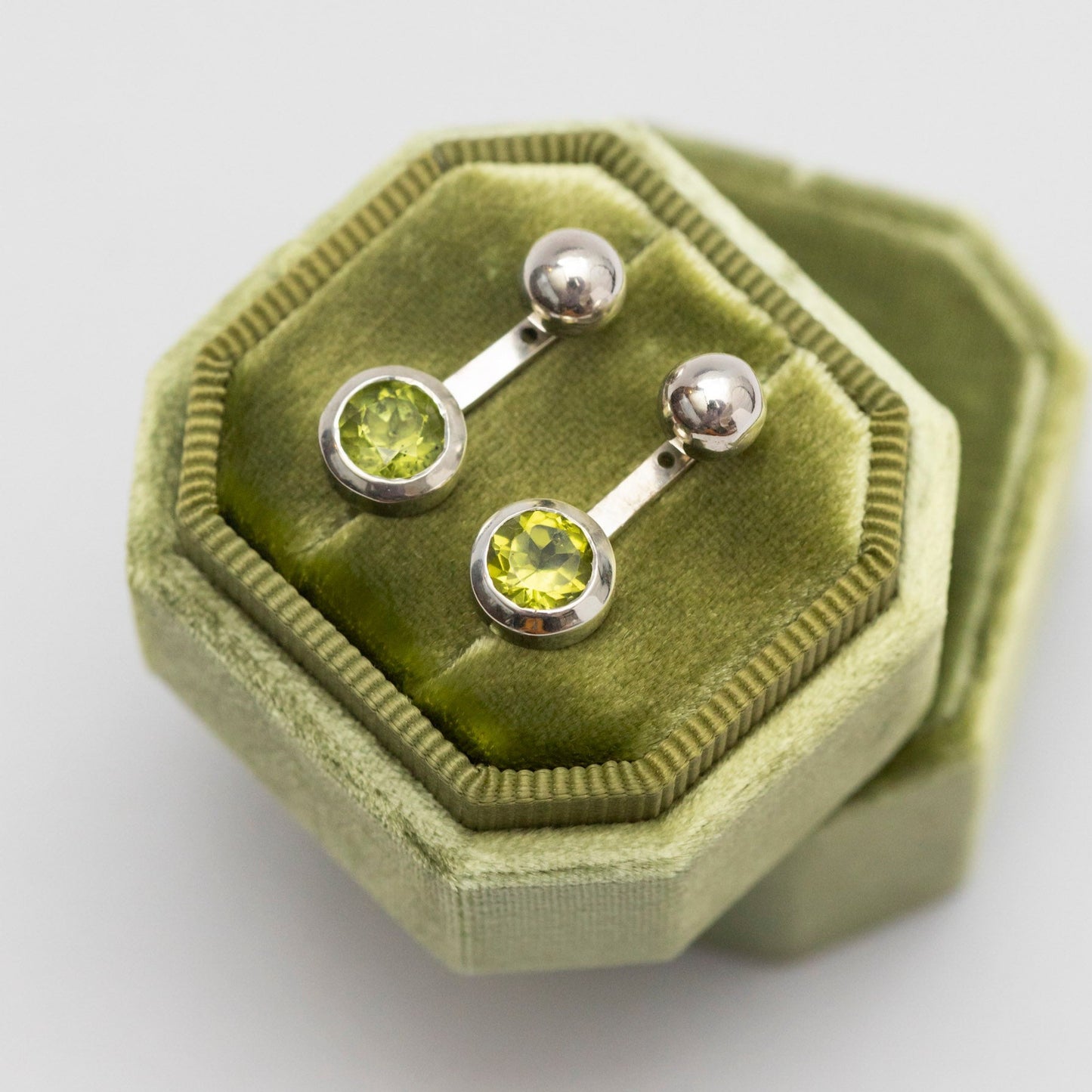 Ear Jackets Peridoto plata