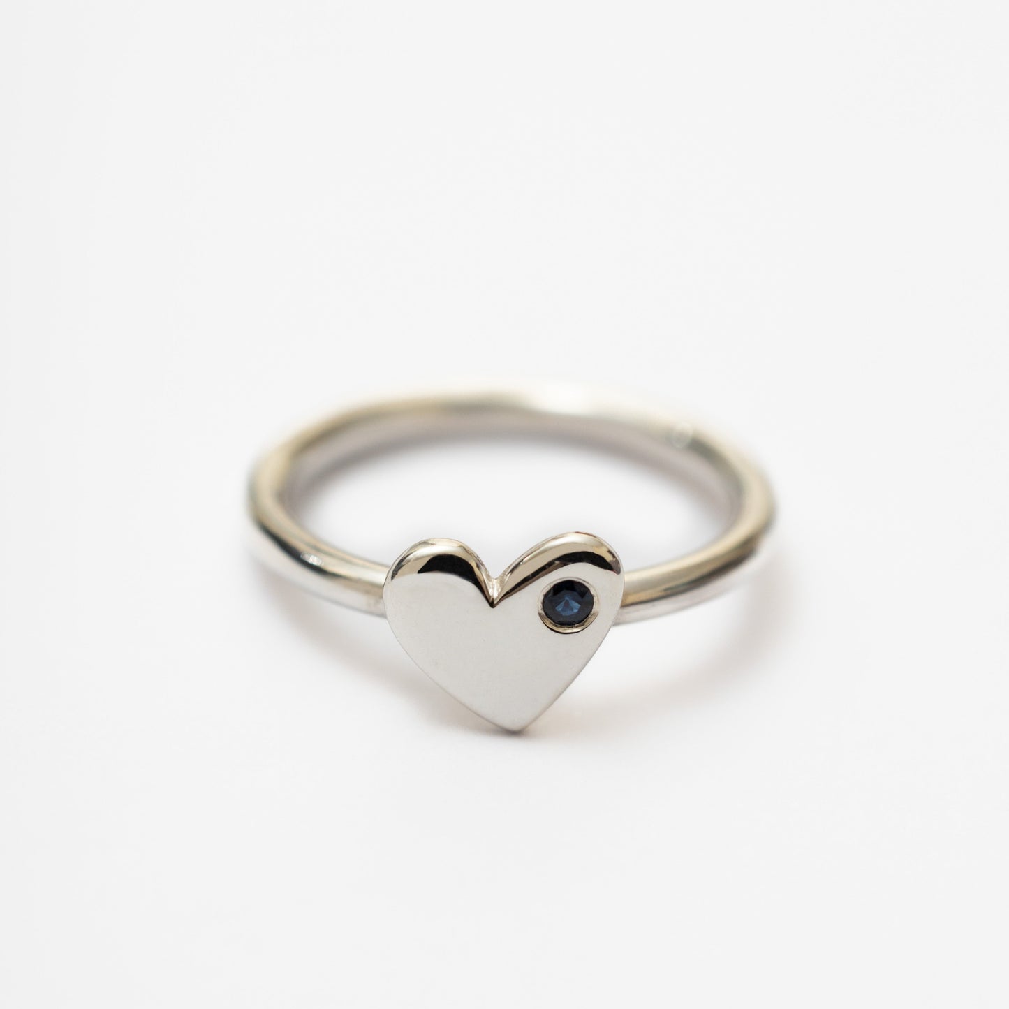 Anillo Corazón plata  + zafiro