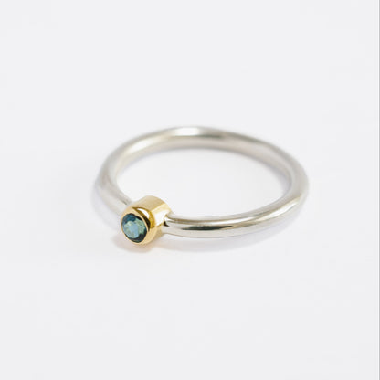 Anillo Topacio London Blue con bisel de OA