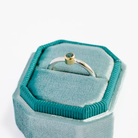 Anillo Topacio London Blue con bisel de OA