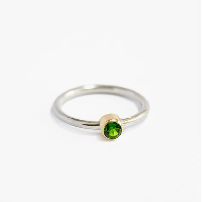 Anillo Diópsido de cromo con bisel de OA