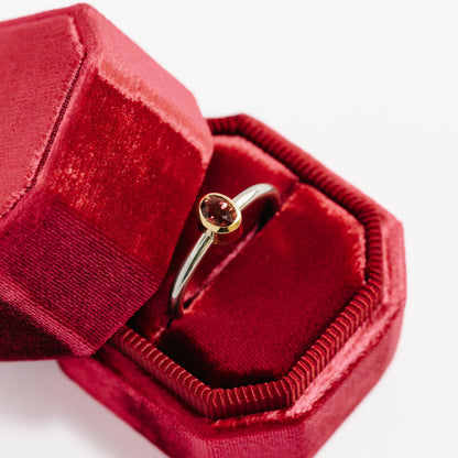 Anillo Espinela dark con bisel de OA