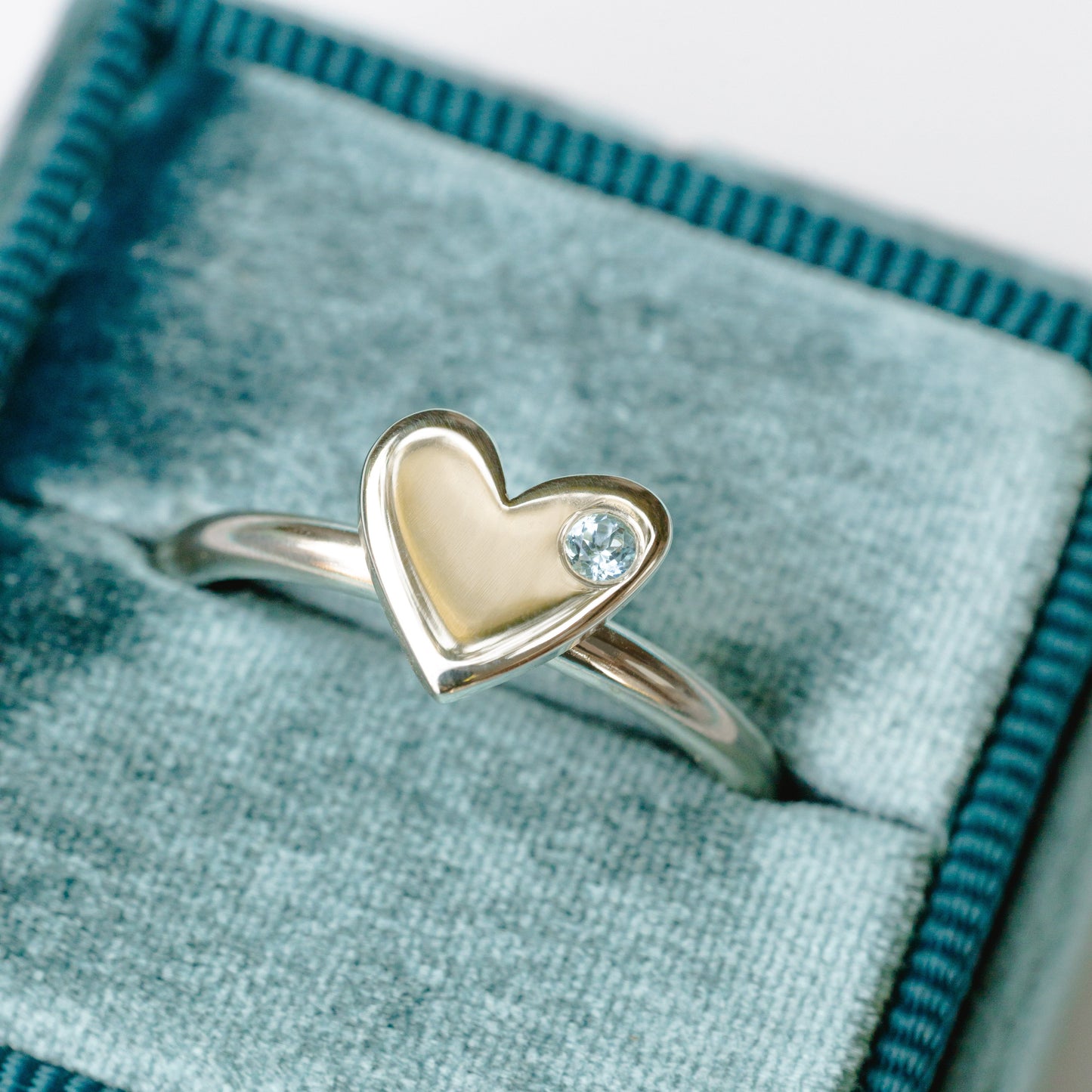 Anillo Corazón plata + topacio azul