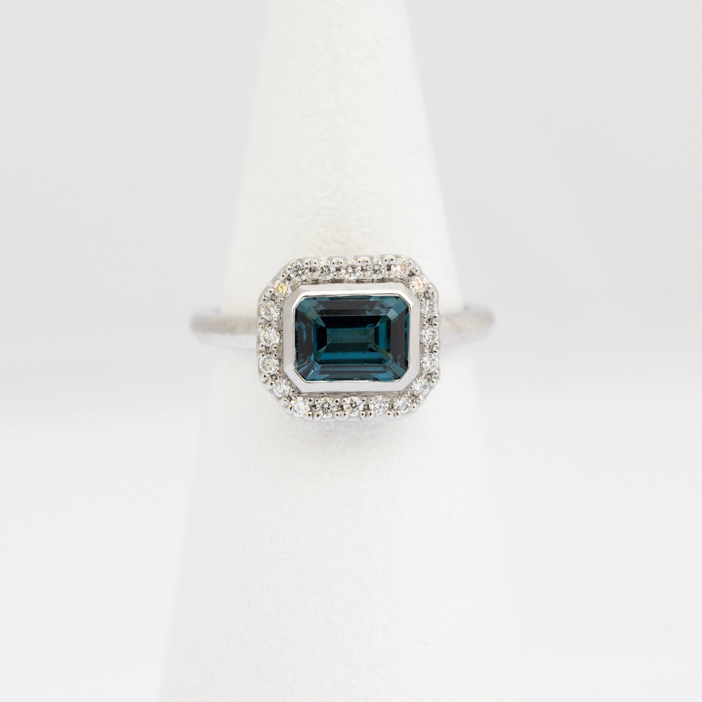 Anillo Solitario Topacio LB Halo Diamantes PT