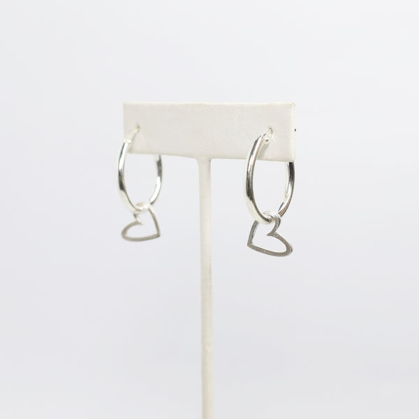 Aros Hoop 20 mm. con Charm Corazón plata
