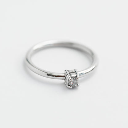 Anillo Mini Solitario 0.09ct LG PT